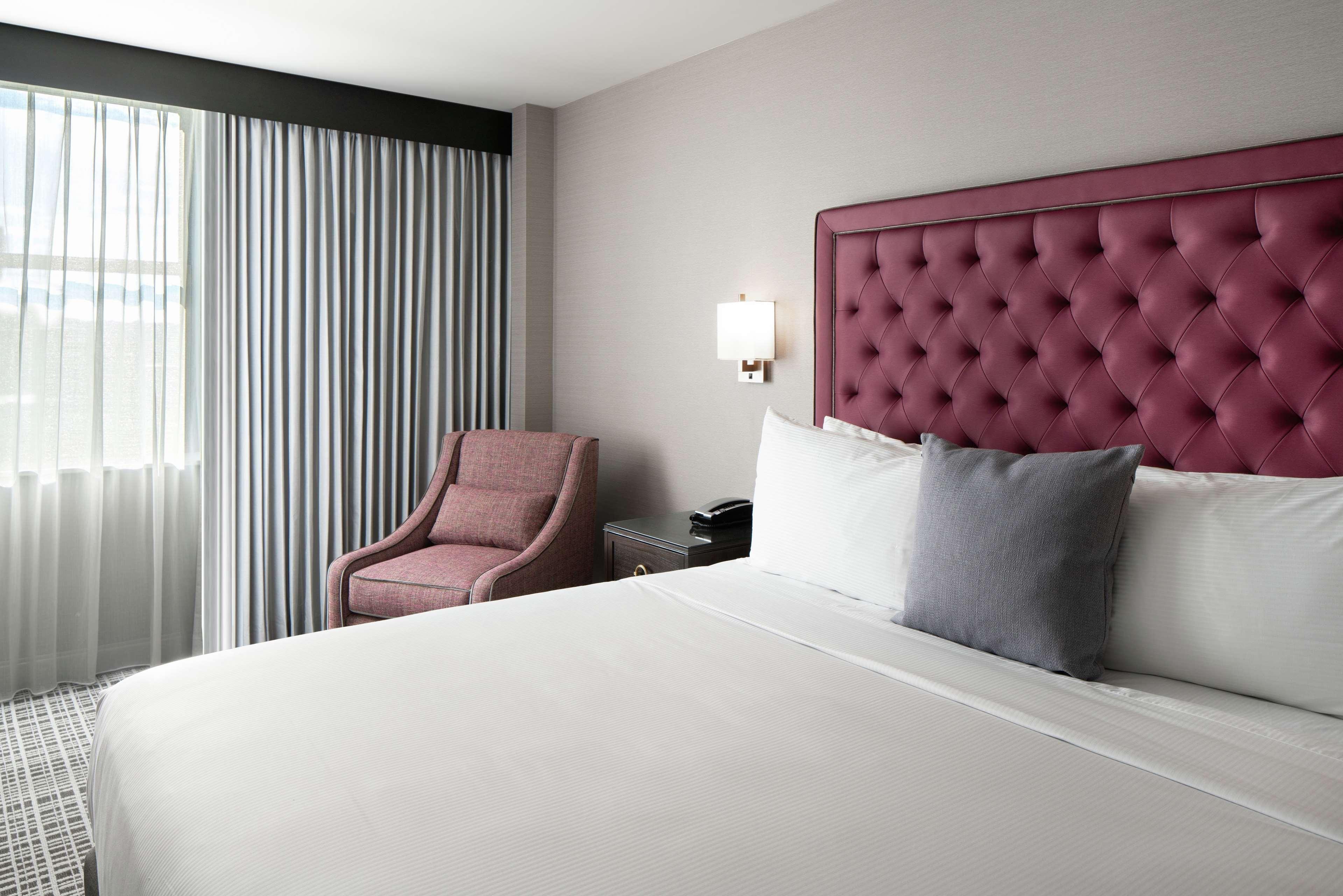 The Axis Moline Hotel, Tapestry Collection By Hilton Екстер'єр фото