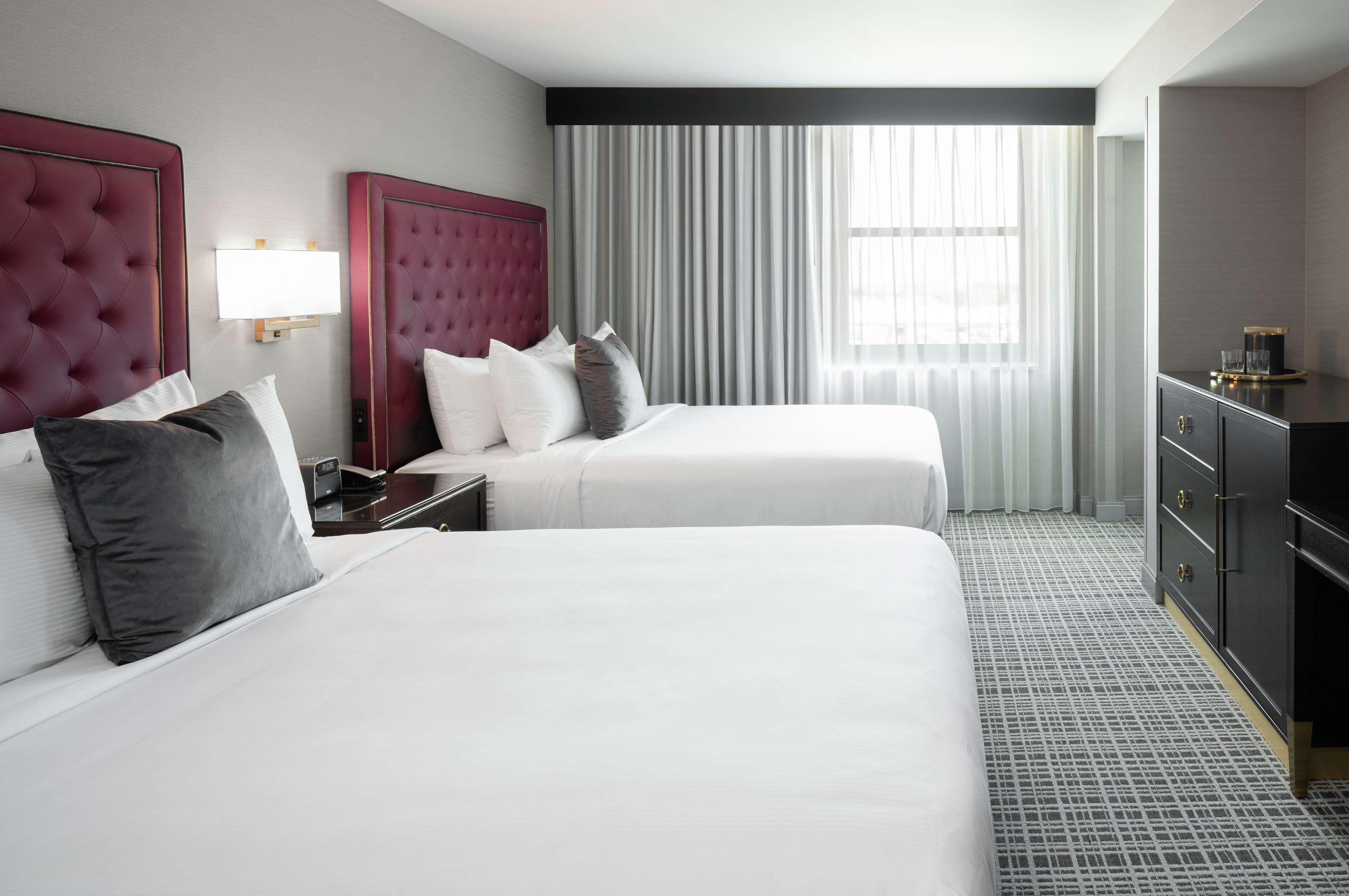 The Axis Moline Hotel, Tapestry Collection By Hilton Екстер'єр фото