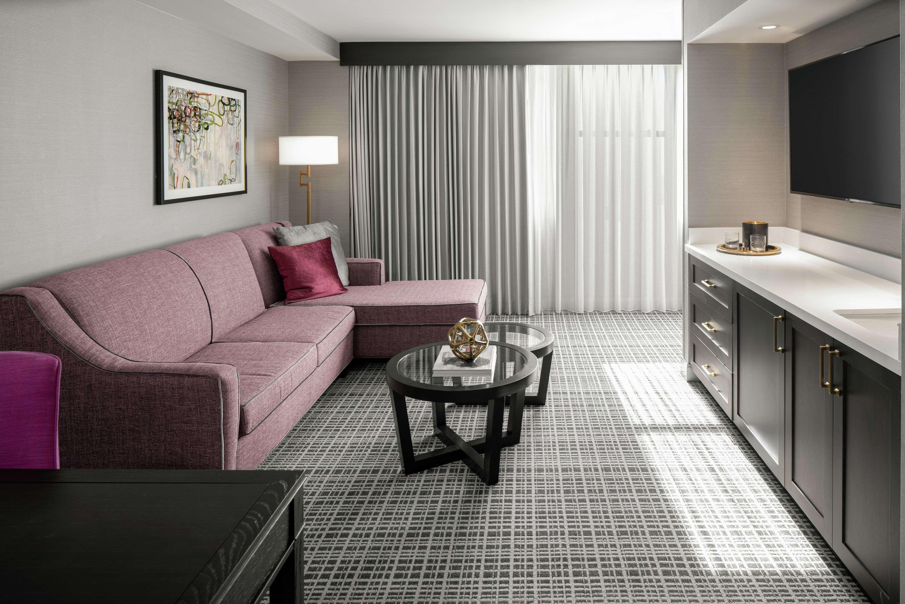 The Axis Moline Hotel, Tapestry Collection By Hilton Екстер'єр фото