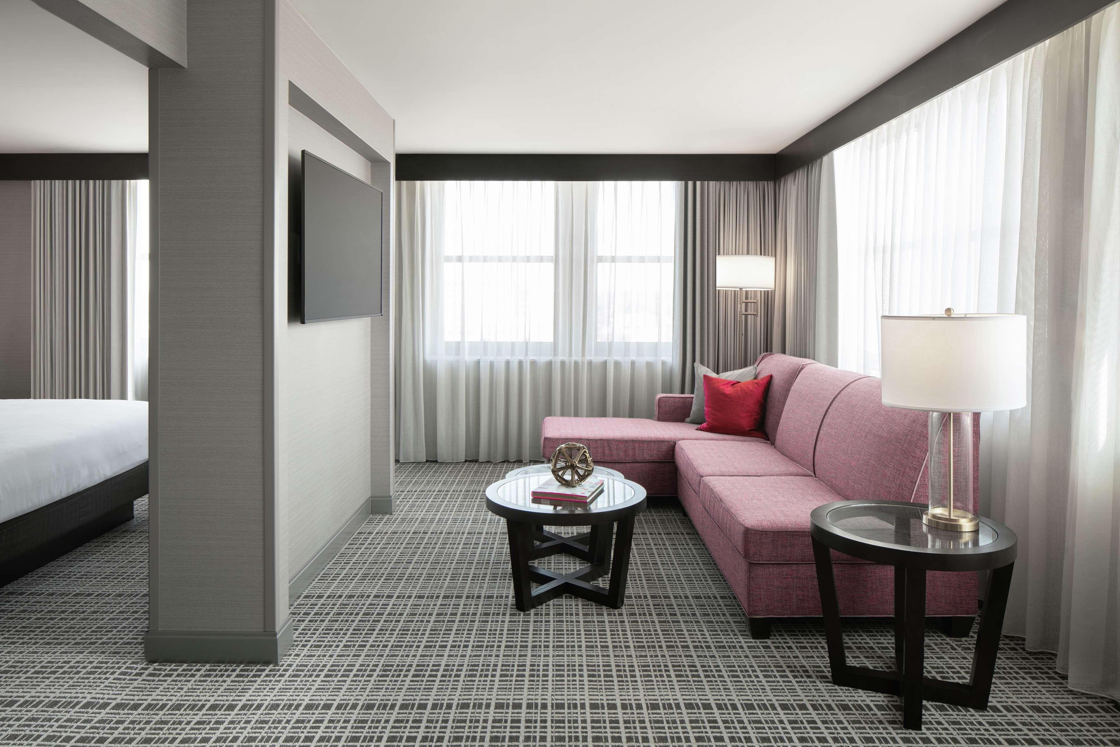 The Axis Moline Hotel, Tapestry Collection By Hilton Екстер'єр фото