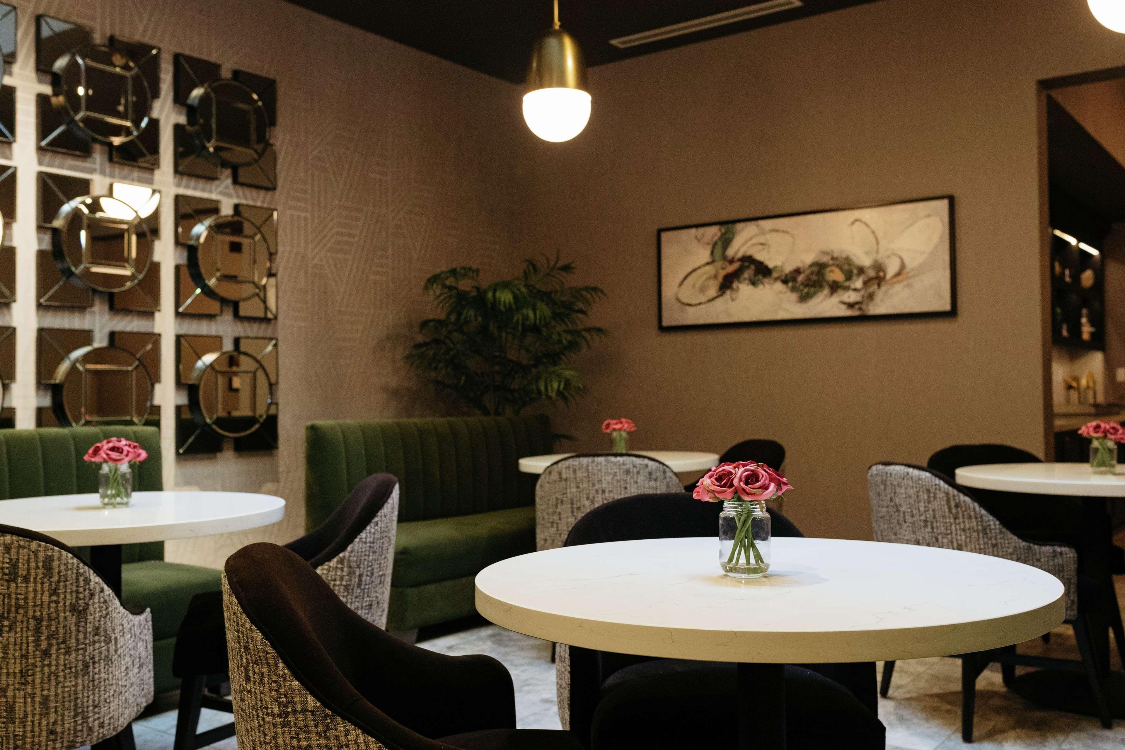 The Axis Moline Hotel, Tapestry Collection By Hilton Екстер'єр фото