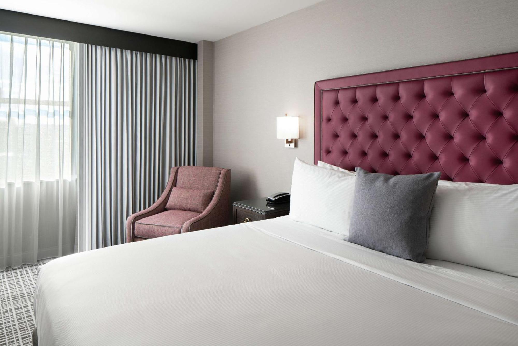 The Axis Moline Hotel, Tapestry Collection By Hilton Екстер'єр фото