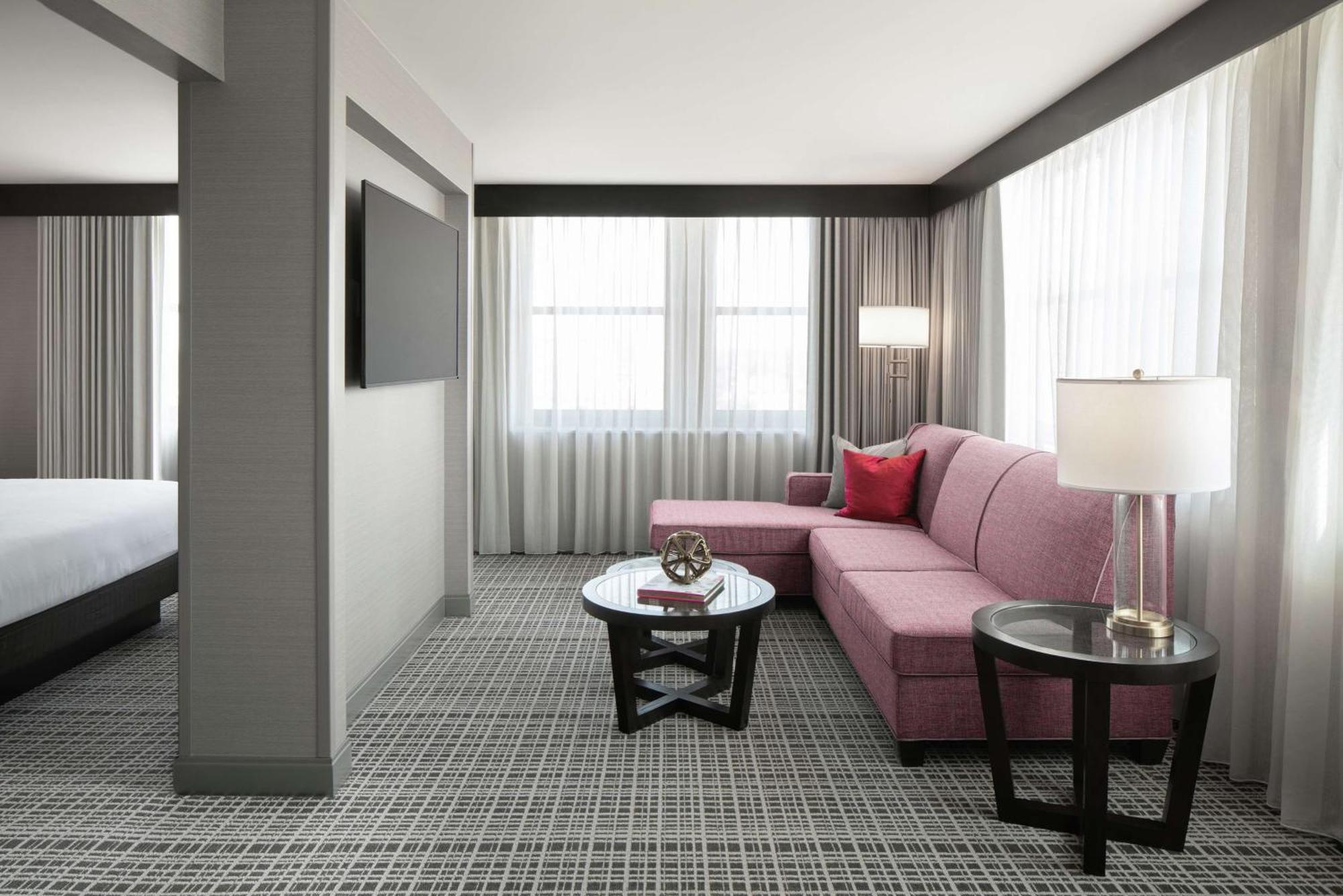 The Axis Moline Hotel, Tapestry Collection By Hilton Екстер'єр фото